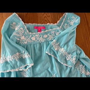 Gorgeous Lilly Pultzer short sleeve top. Size L. NWOT